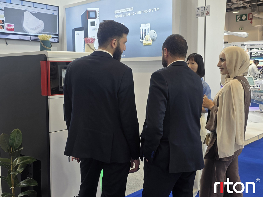 exhibition-review-ritons-customized-value-added-equipment-m-150-was-shown-at-idex-in-turkey-achieving-the-smart-jump-in-personalized-printing-9.jpg